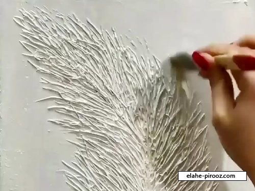 استفاده از قلم مو برای اجرای تکسچر روی دیوار